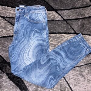 Hollister Curvy High Rise Mom Jeans